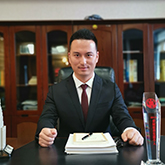 李  晨

成都市新力设备制造有限责任公司总经理
四川省川联企业商务促进会党委书记